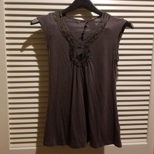 Banana republic lace neckline womens top